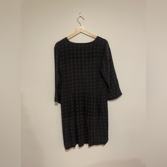 H&M size 8 v-neck dress - Picture 3 of 6